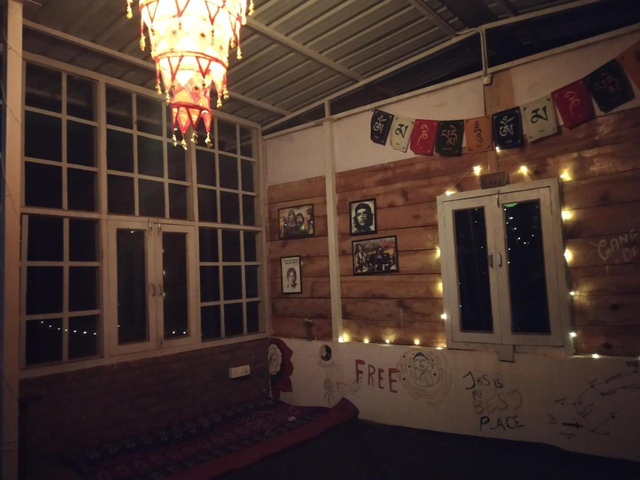 Vista Hostel Jeolikote, Nainital Patwa Dunga Buitenkant foto